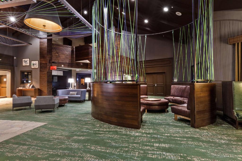 Posezení v ubytování DoubleTree by Hilton Hotel Park City - The Yarrow