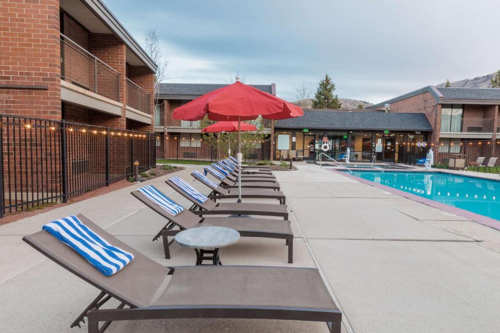 Bazén v ubytování DoubleTree by Hilton Hotel Park City - The Yarrow nebo v jeho okolí