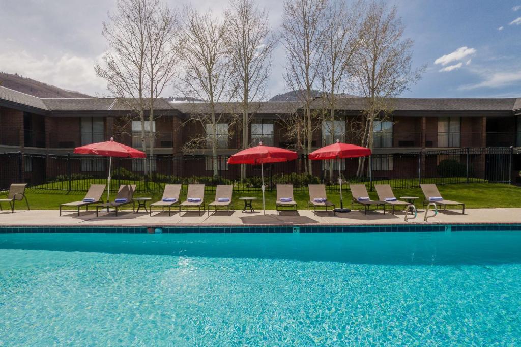 Bazén v ubytování DoubleTree by Hilton Hotel Park City - The Yarrow nebo v jeho okolí