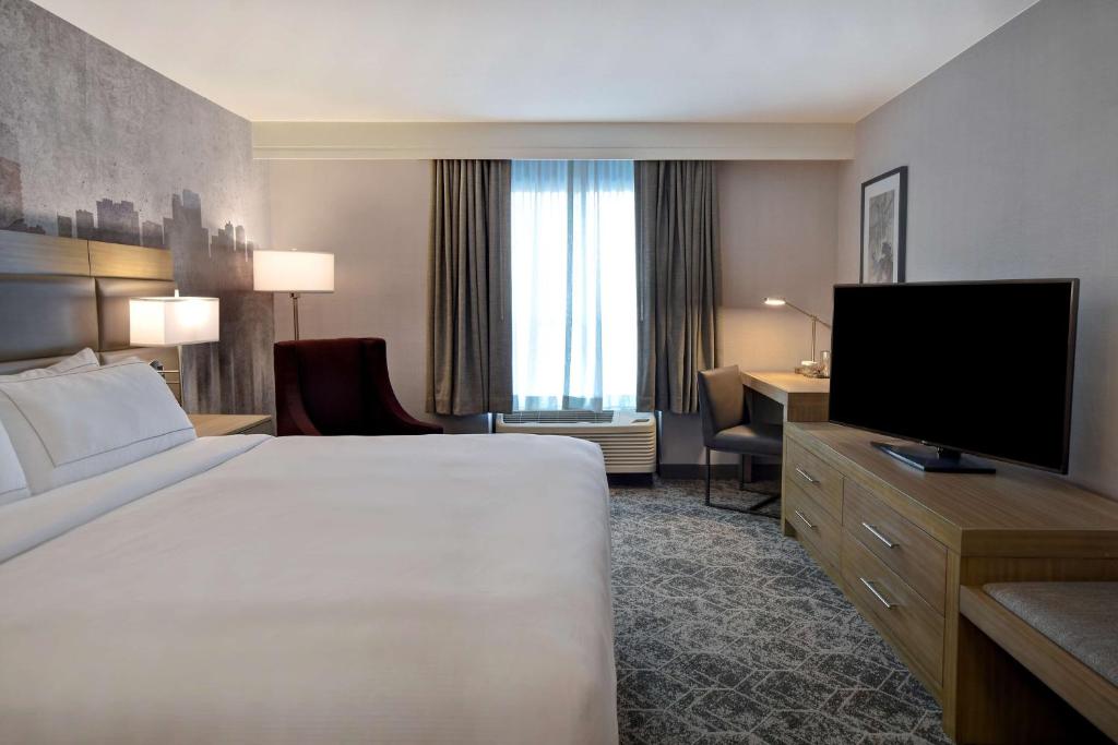 DoubleTree by Hilton St. Louis Airport, MO - King Room - Acceso A Discapacitados/no Fumar