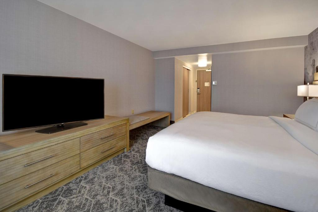 DoubleTree by Hilton St. Louis Airport, MO - King Room - Acceso Auditivo