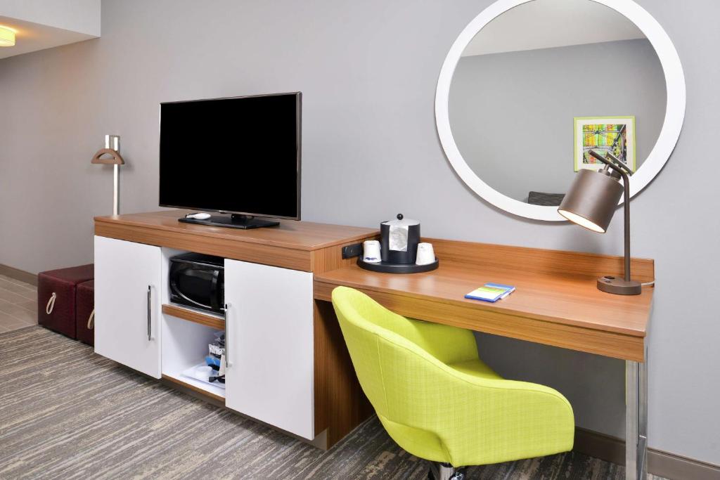 Hampton Inn & Suites Saint Paul Oakdale Woodbury - Habitación King