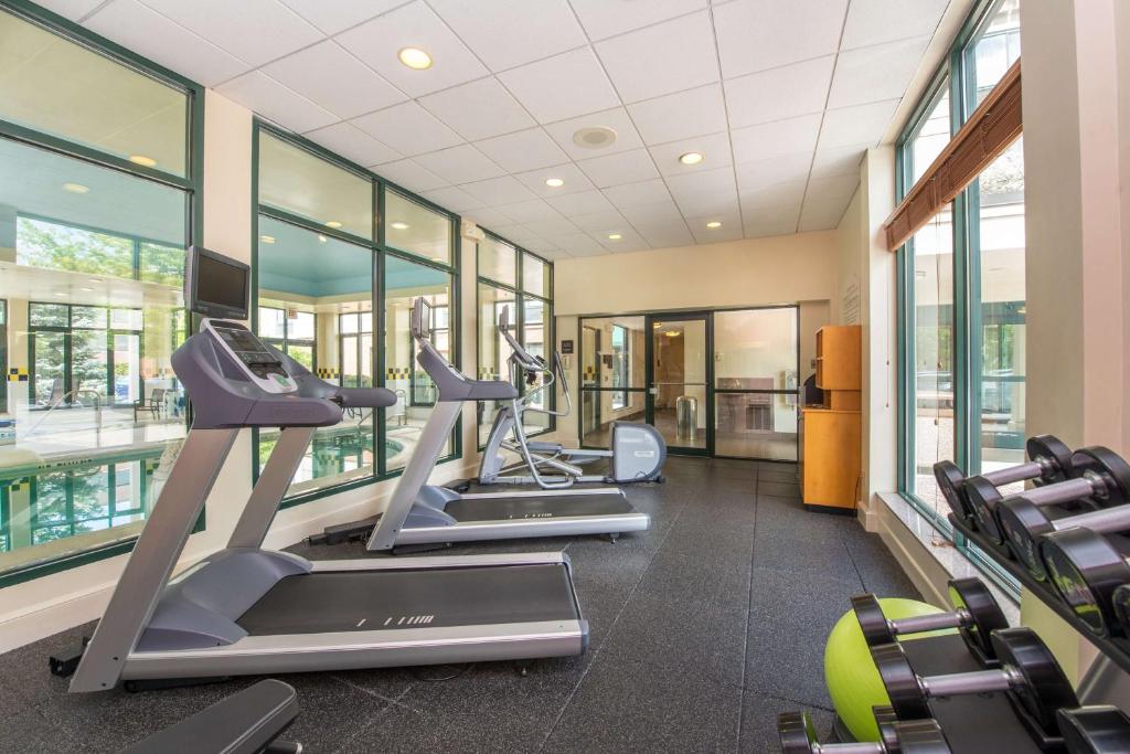 Fitness centrum a/nebo fitness zařízení v ubytování Hilton Garden Inn Fishkill