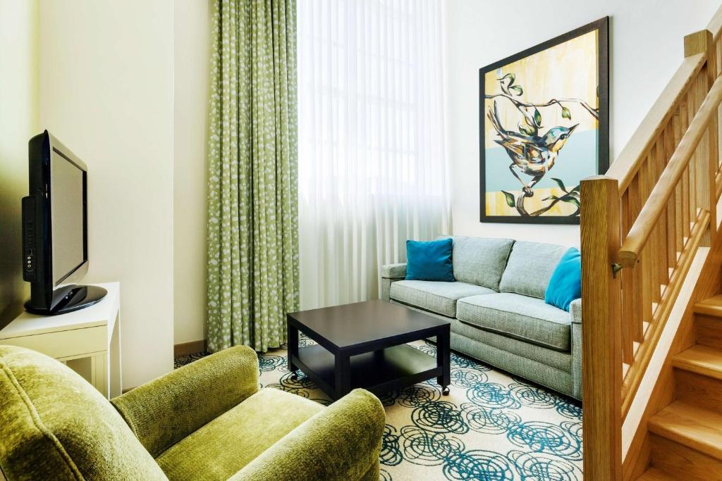 Posezení v ubytování Hotel Skyler Syracuse, Tapestry Collection by Hilton
