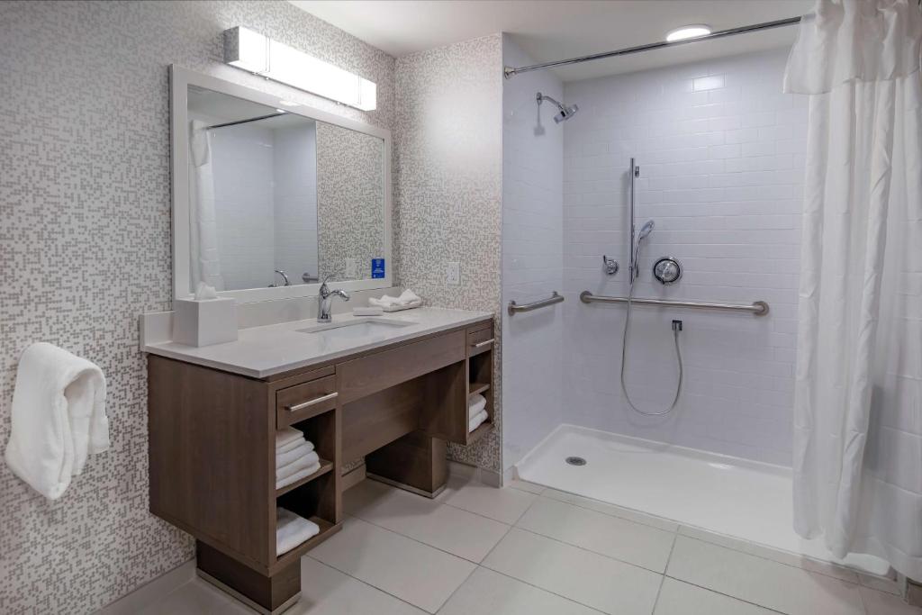 Koupelna v ubytování Home2 Suites By Hilton Wayne, NJ