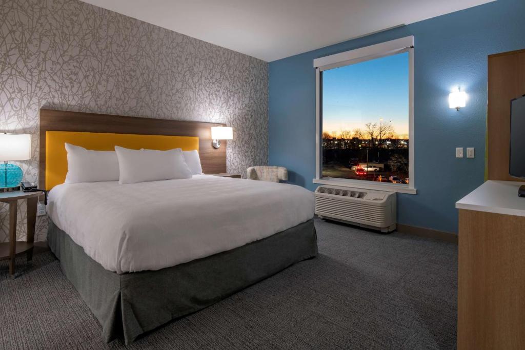 Postel nebo postele na pokoji v ubytování Home2 Suites By Hilton Wayne, NJ
