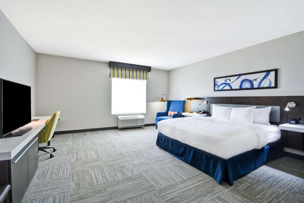 Hilton Garden Inn Tulsa-Broken Arrow, OK - King Room