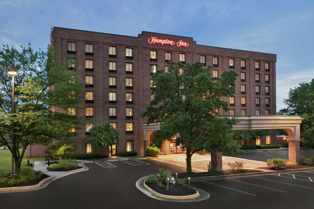 uma representação do Hotel Sheraton Philadelphia em Hampton Inn Washington-Dulles International Airport South em Chantilly