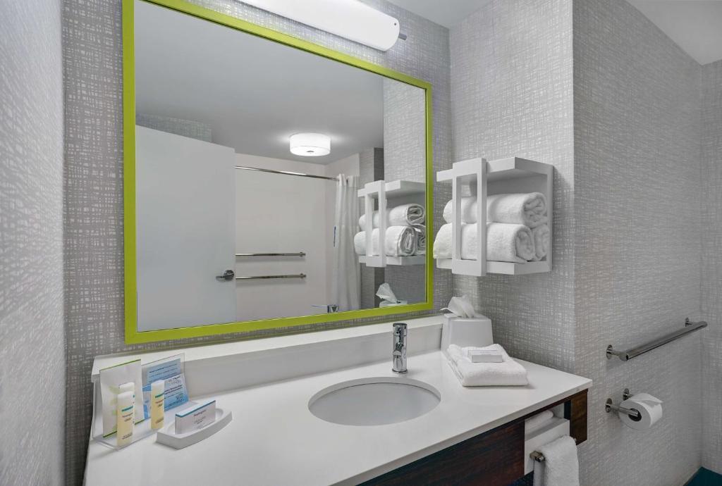 Koupelna v ubytování Hampton Inn Utica