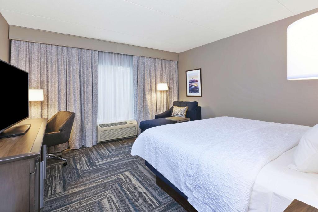 Hampton Inn & Suites Wells-Ogunquit - Habitación Con Cama Extragrande - No Fumadores