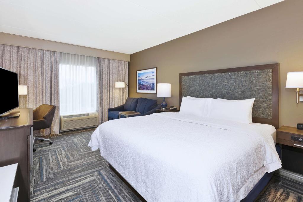 Hampton Inn & Suites Wells-Ogunquit - 特大号床间 - 带沙发床和书房 - 禁烟