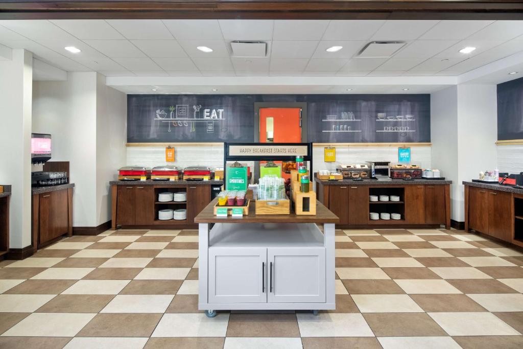 Hampton Inn by Hilton Halifax Downtown - Resim 17