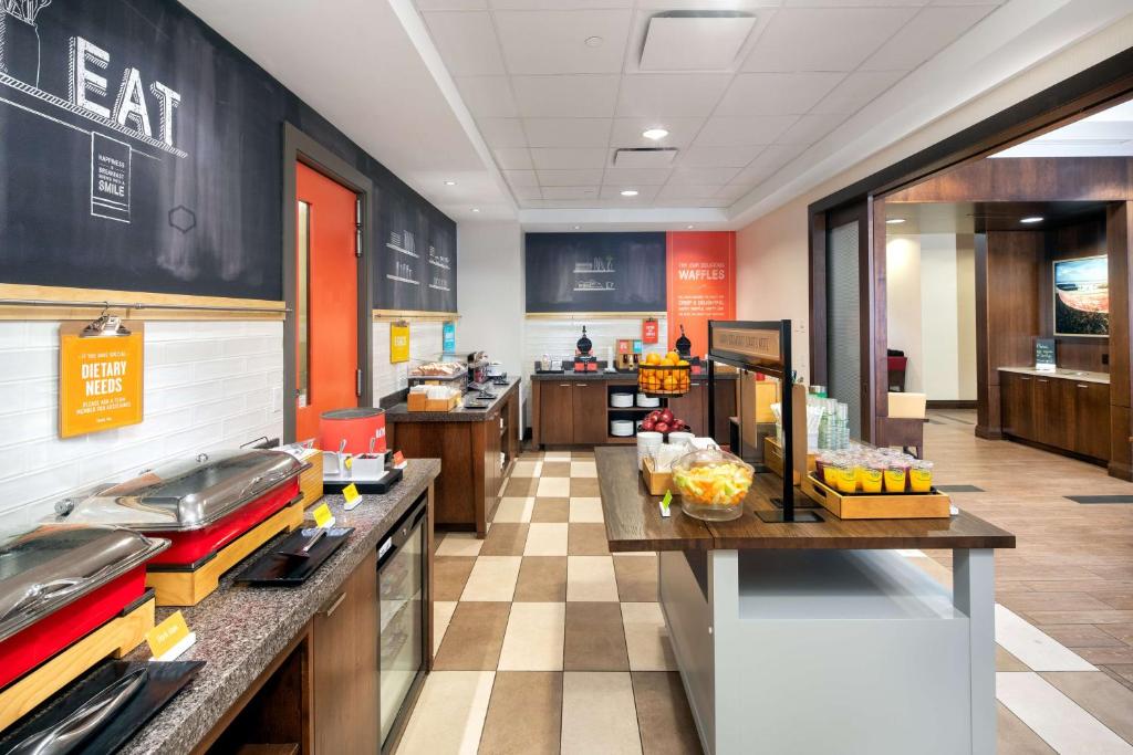 Hampton Inn by Hilton Halifax Downtown - Resim 18