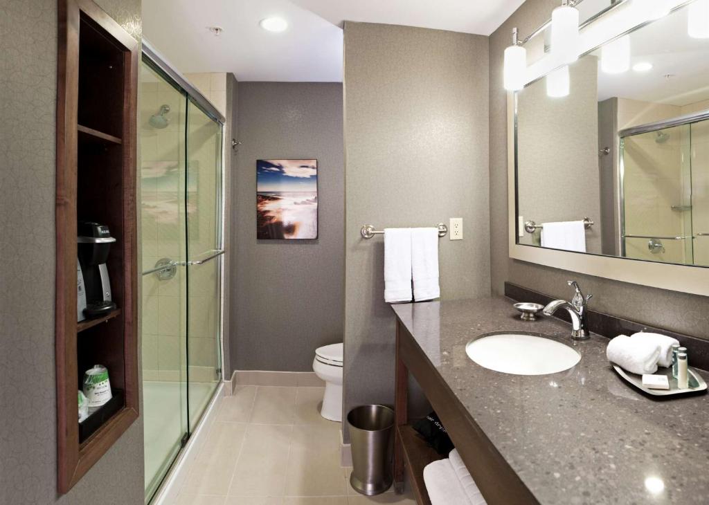 Hampton Inn by Hilton Halifax Downtown - Resim 32