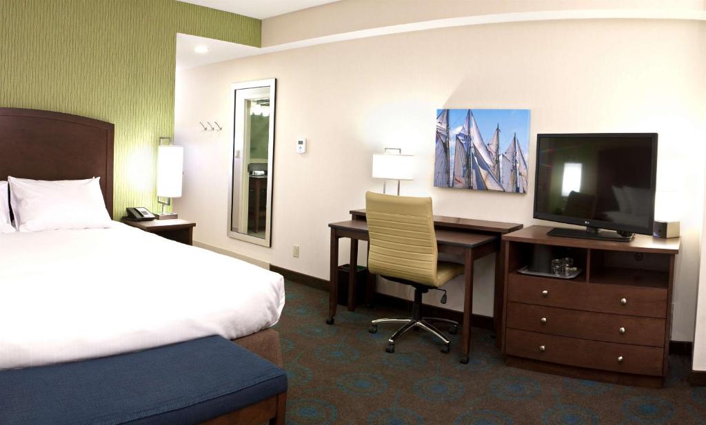 Hampton Inn by Hilton Halifax Downtown - Resim 34