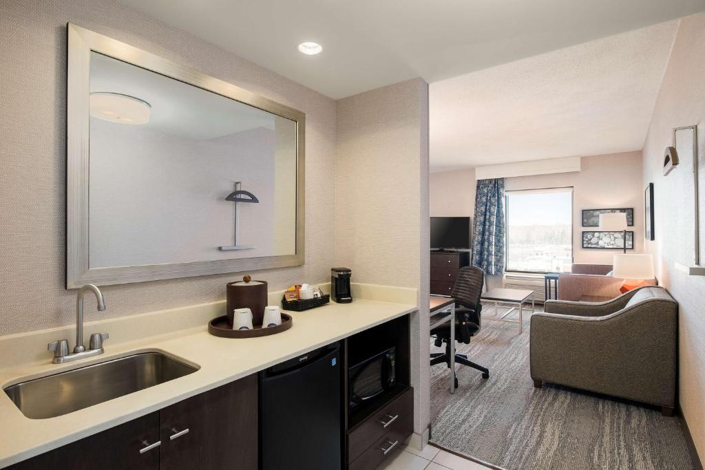 Hampton Inn & Suites by Hilton Dartmouth - Halifax - Resim 3