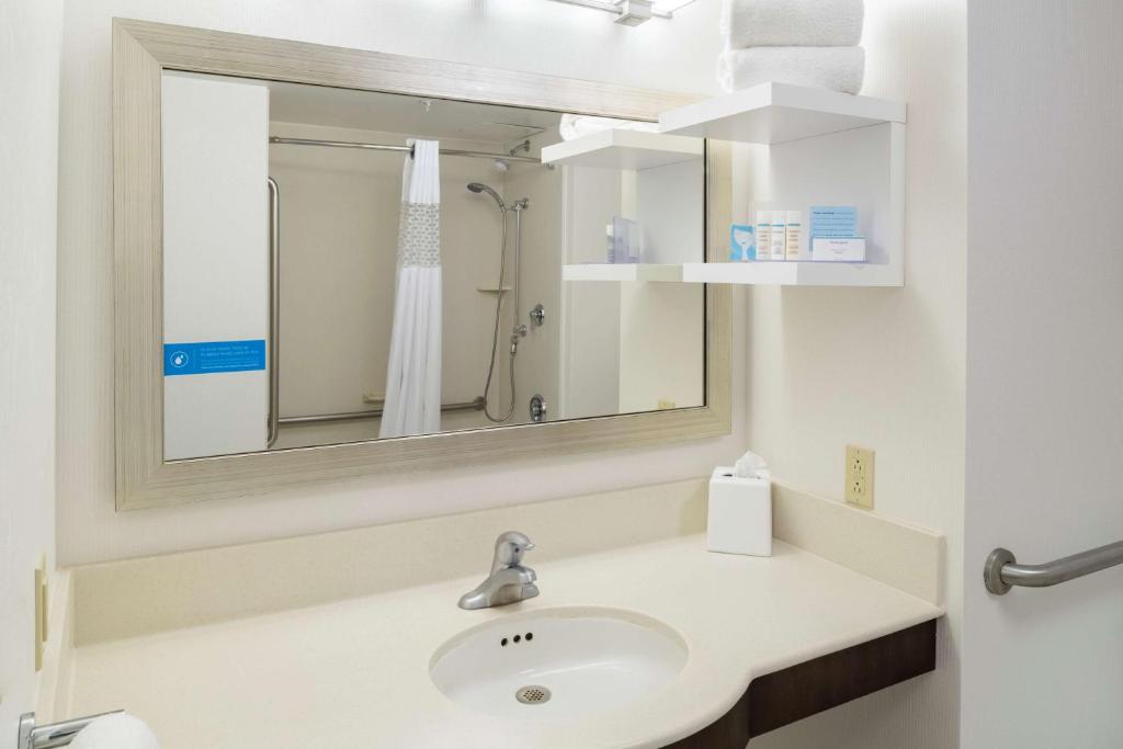 Hampton Inn & Suites by Hilton Dartmouth - Halifax - Resim 33