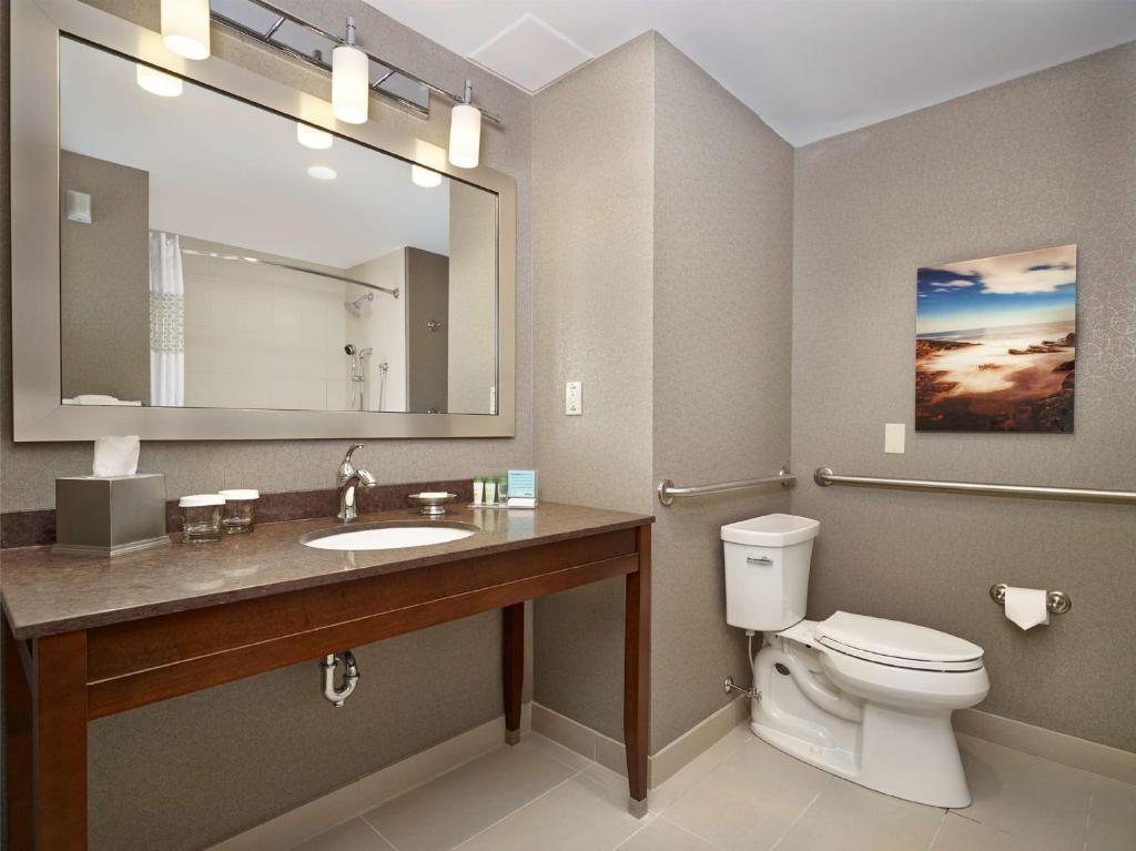 Hampton Inn by Hilton Halifax Downtown - Resim 38