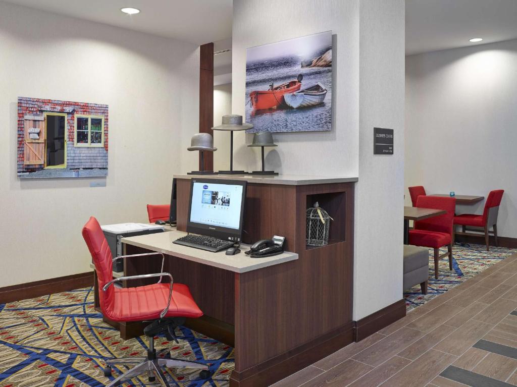 Hampton Inn by Hilton Halifax Downtown - Resim 44