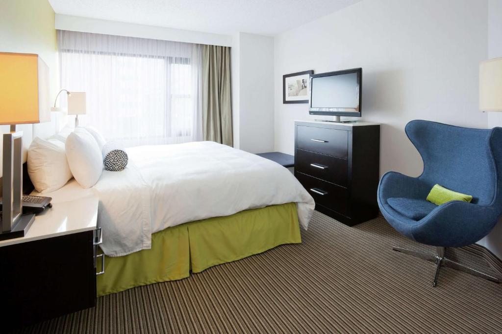 The Hollis Halifax - a DoubleTree Suites by Hilton photo