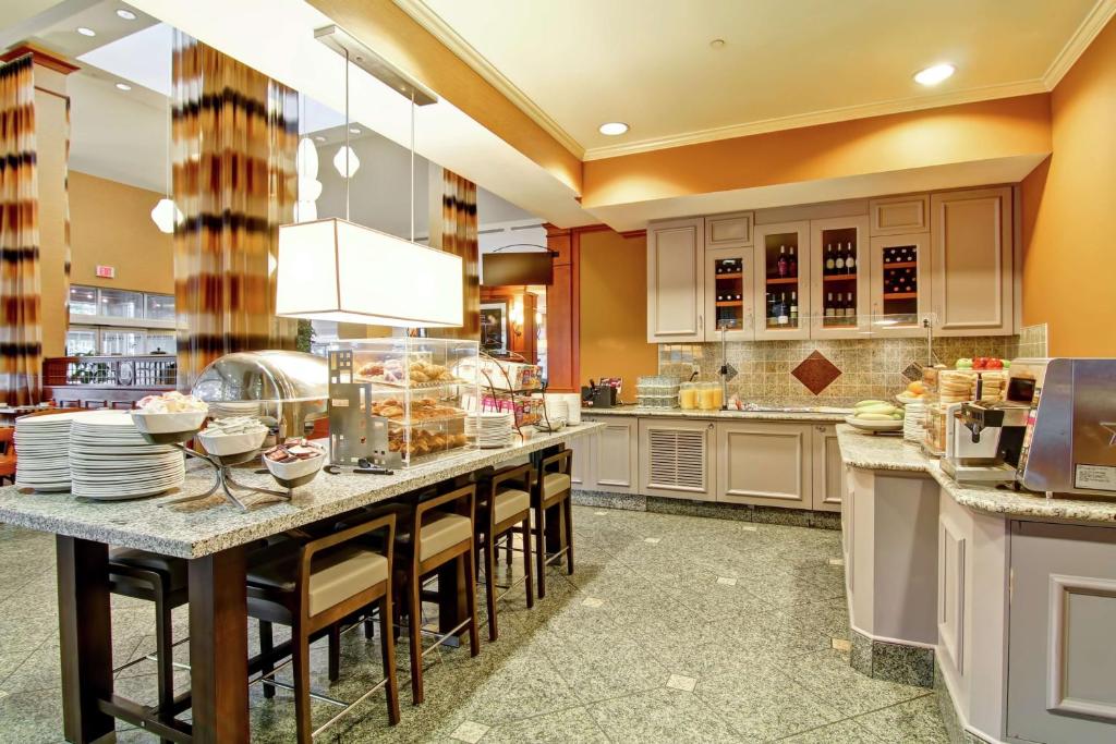 Hilton Garden Inn Ottawa Airport - Resim 21