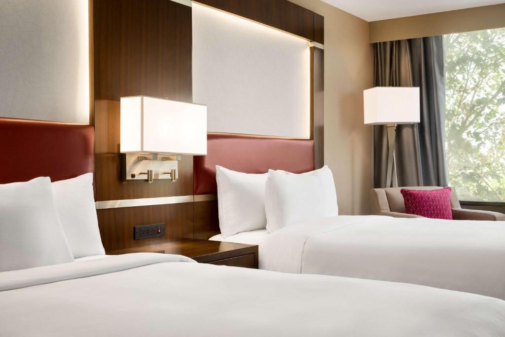 DoubleTree by Hilton Hotel Toronto Airport West - Resim 20