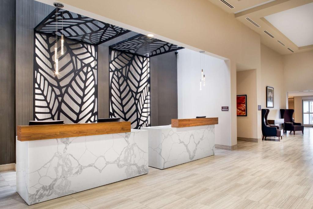 Doubletree by Hilton Toronto Airport, ON - Resim 9