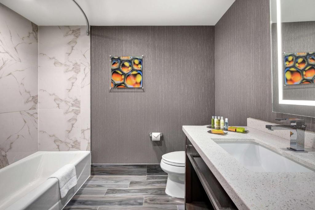 Sustainability certification Doubletree by Hilton Toronto Airport, ON - Queen Kamer Met 2 Queensize Bedden