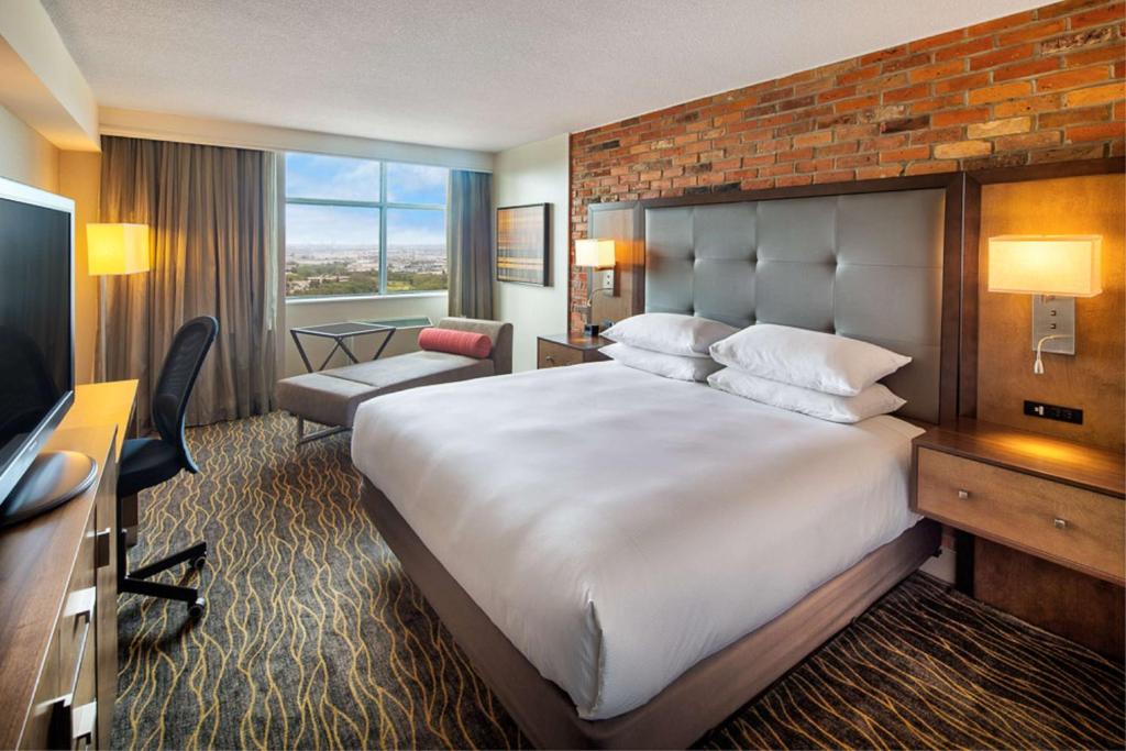 Doubletree by Hilton Toronto Airport, ON photo