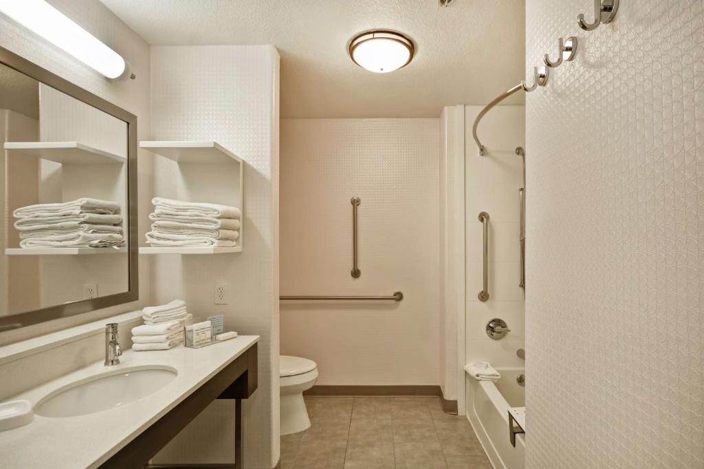 Koupelna v ubytování Hampton Inn & Suites Yuma