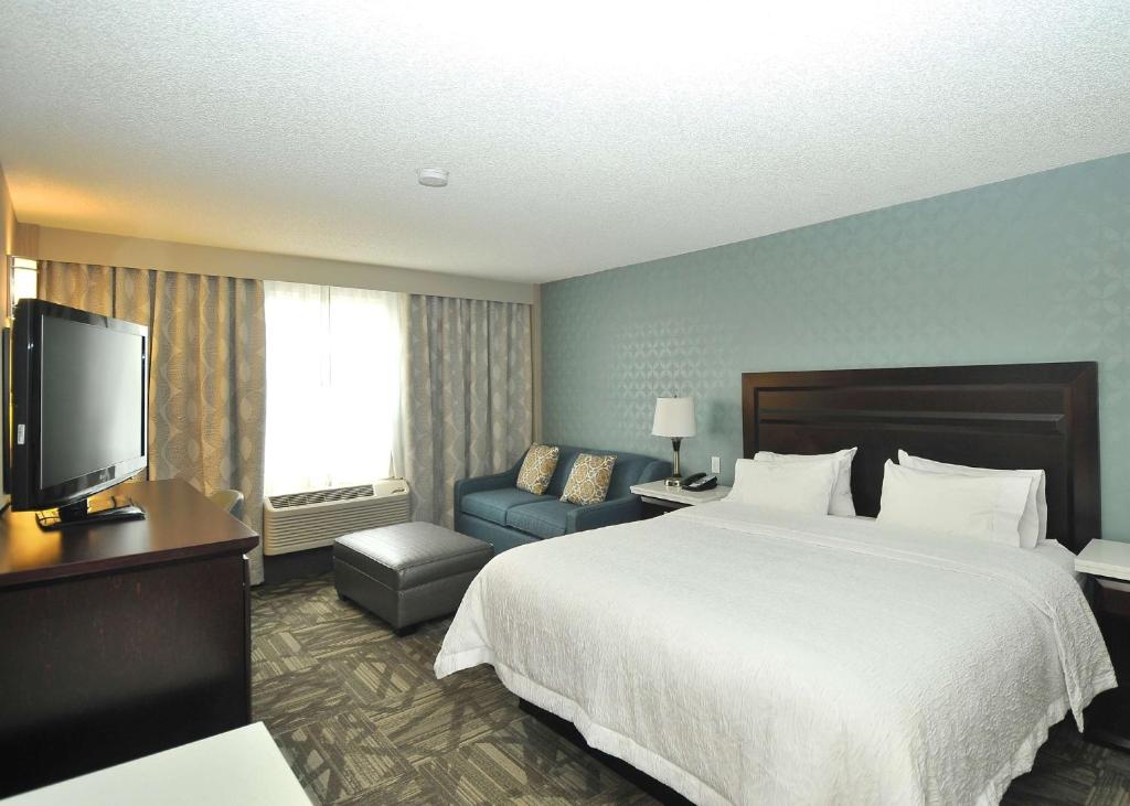 Hampton Inn & Suites by Hilton Calgary-Airport - Resim 36