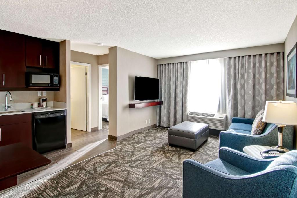 Hampton Inn & Suites by Hilton Calgary-Airport - Resim 40