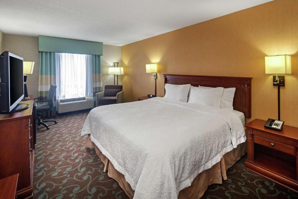 Hampton Inn & Suites by Hilton Toronto Airport - Resim 22