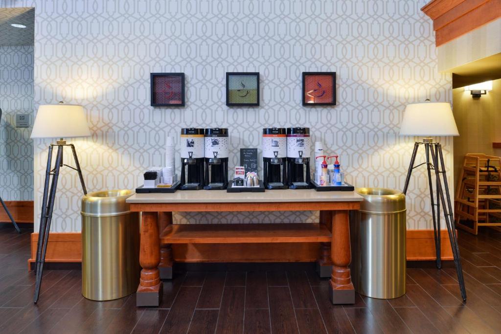 Hampton Inn & Suites by Hilton Calgary University NW - Resim 23