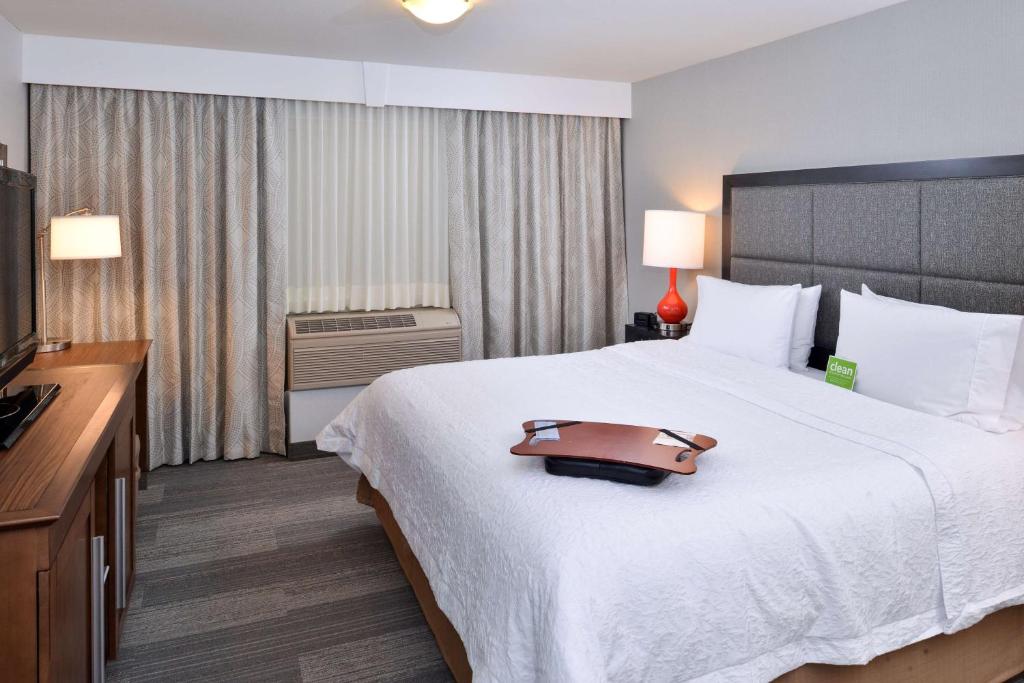 Hampton Inn & Suites by Hilton Calgary University NW - Resim 37