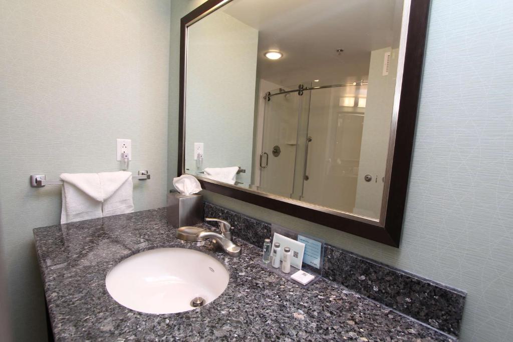 Hampton Inn & Suites by Hilton St. John's Airport photo