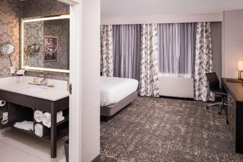 DoubleTree by Hilton Utica - Habitación Queen