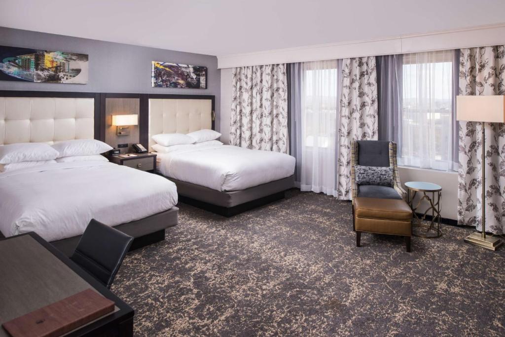 DoubleTree by Hilton Utica - Habitación Queen Con Dos Camas Queen