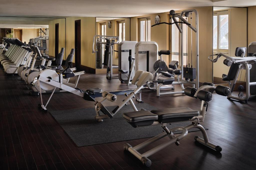 Posilňovňa alebo fitness centrum v ubytovaní Oaks Ibn Battuta Gate Dubai