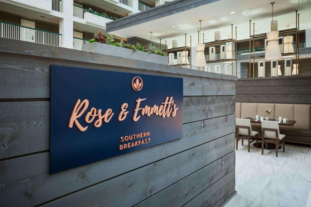 Restaurace v ubytování Hilton Suites Brentwood