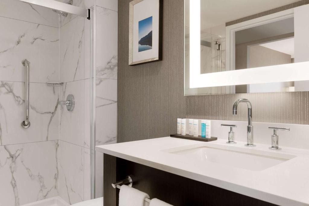 Embassy Suites By Hilton Toronto Airport - Resim 28