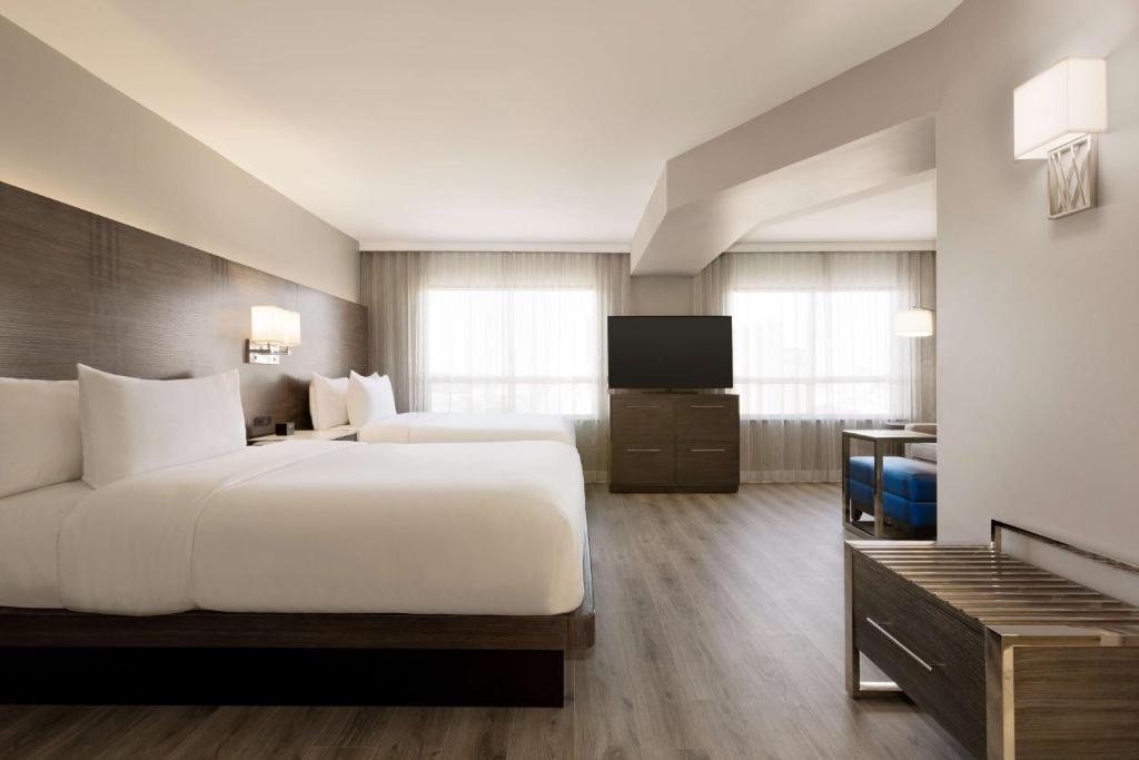 Embassy Suites By Hilton Toronto Airport - Resim 8