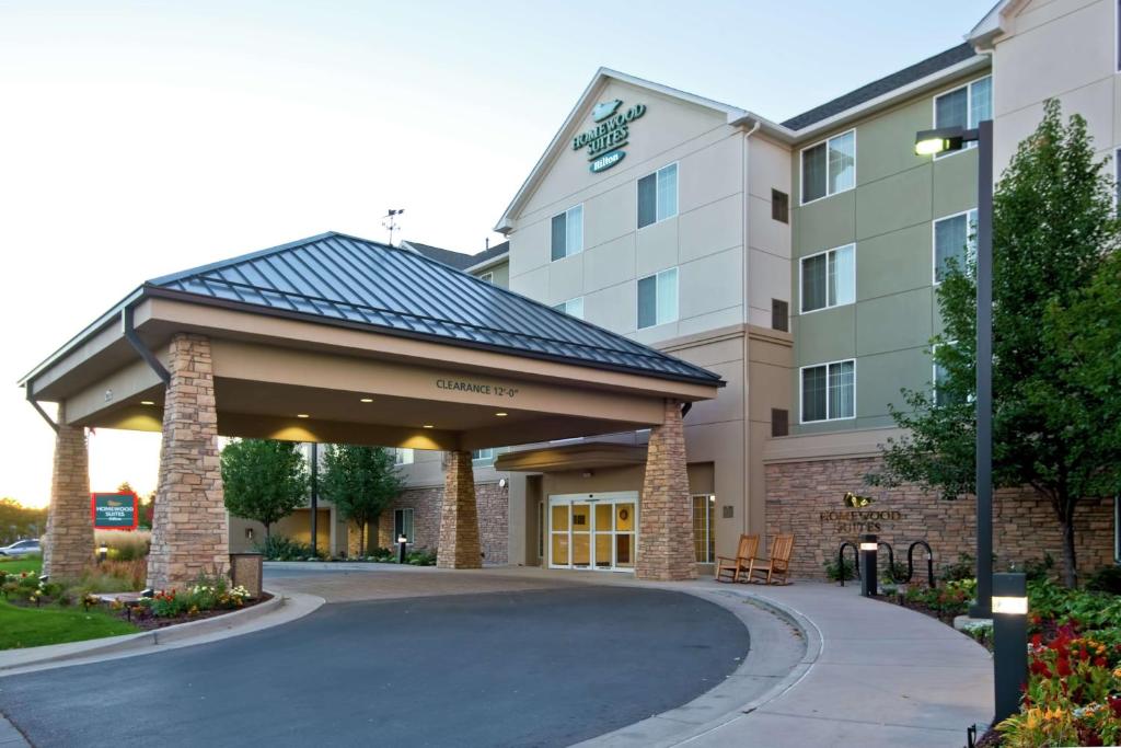 uma representação de um hotel com um gazebo em Homewood Suites by Hilton Fort Collins em Fort Collins
