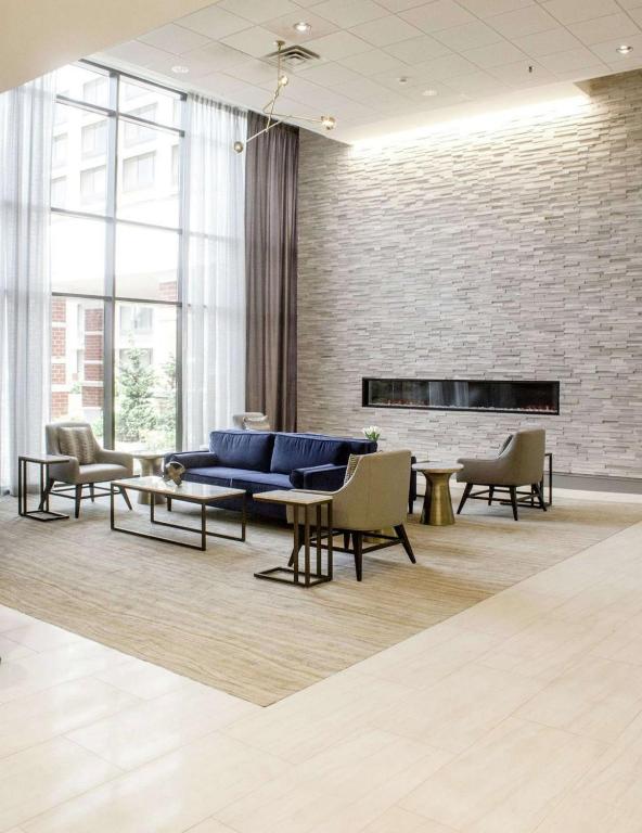 DoubleTree by Hilton Charlottesville photo