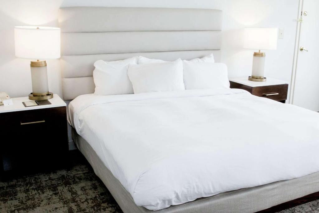 DoubleTree by Hilton Charlottesville photo