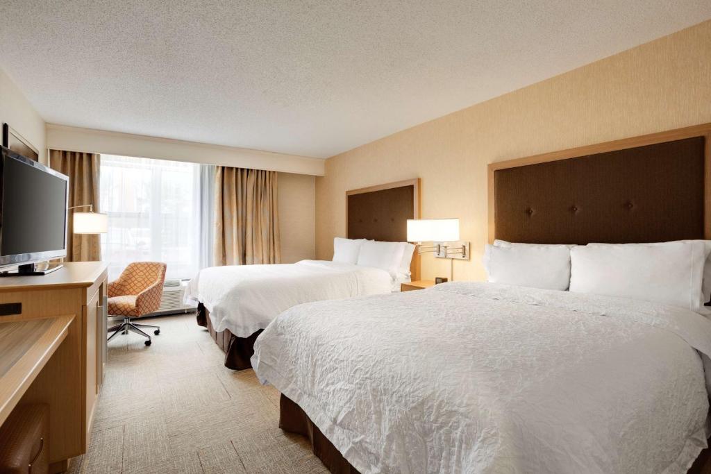 Hampton Inn & Suites Cleveland-Independence photo