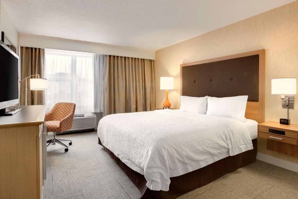 Hampton Inn & Suites Cleveland-Independence photo