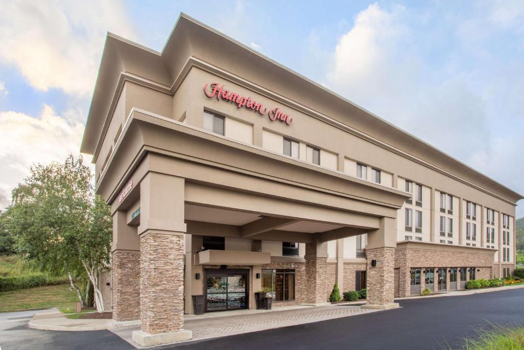 a rendering of the front of a hotel at Hampton Inn Fishkill in Fishkill