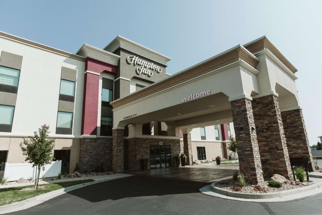 a rendering of the front of a hotel at Hampton Inn Bismarck in Bismarck