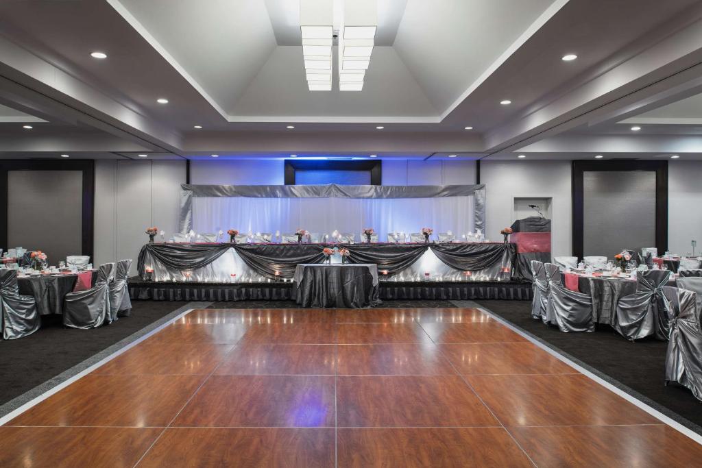 Hilton Winnipeg Airport Suites - Resim 8